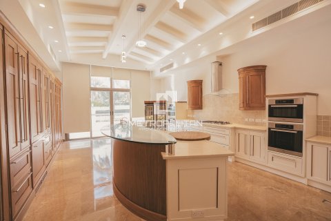 Villa in Emirates Hills, Dubai, UAE 7 bedrooms, 1750 sq.m. № 592439 - photo 26