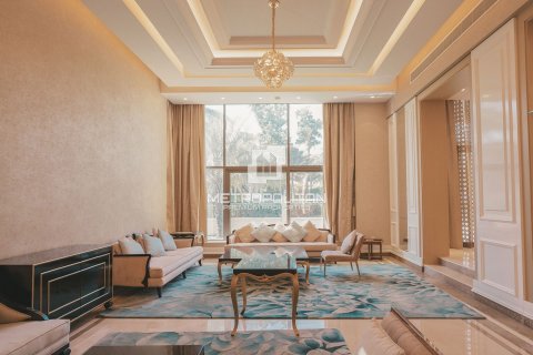 Villa in Emirates Hills, Dubai, UAE 7 bedrooms, 1750 sq.m. № 592439 - photo 9