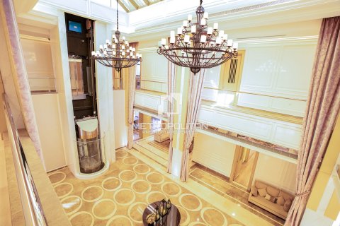 Villa in Emirates Hills, Dubai, UAE 7 bedrooms, 1750 sq.m. № 592439 - photo 18
