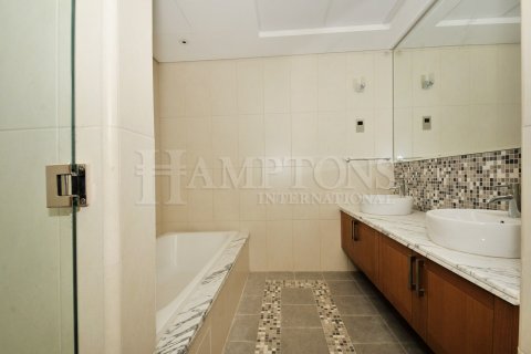 Villa in Jumeirah Park, Dubai, UAE 3 bedrooms, 679.95705700 sq.m. № 597522 - photo 5