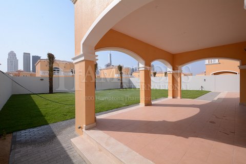 Villa in Jumeirah Park, Dubai, UAE 3 bedrooms, 679.95705700 sq.m. № 597522 - photo 3