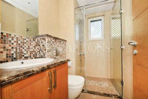 Villa in Jumeirah Park, Dubai, UAE 3 bedrooms, 679.95705700 sq.m. № 597522 - photo 7