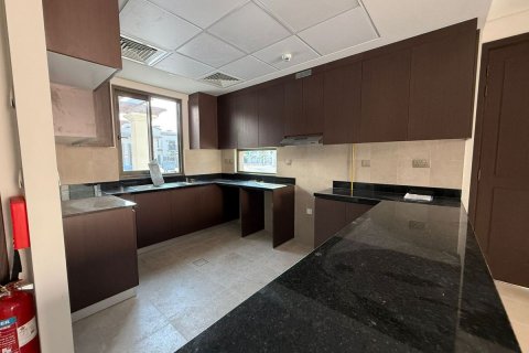 Townhouse in Khalifa City, Abu Dhabi, UAE 3 bedrooms, 149 sq.m. № 594477 - photo 4