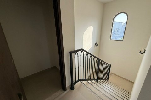 Townhouse in Khalifa City, Abu Dhabi, UAE 3 bedrooms, 149 sq.m. № 594477 - photo 10