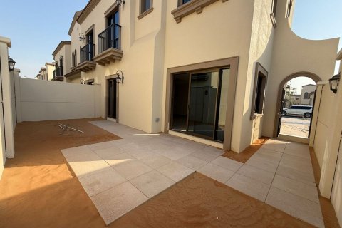 Townhouse in Khalifa City, Abu Dhabi, UAE 3 bedrooms, 149 sq.m. № 594477 - photo 16