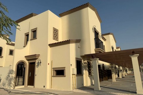 Townhouse in Khalifa City, Abu Dhabi, UAE 3 bedrooms, 149 sq.m. № 594477 - photo 17