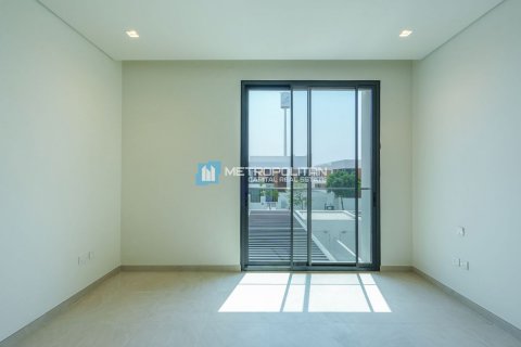 Commercial property on the Saadiyat Island, Abu Dhabi, UAE 4 bedrooms, 539 sq.m. № 594476 - photo 16