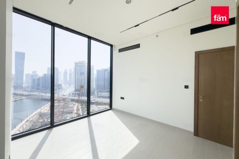 Apartmen di Business Bay, Dubai, UAE 1 bilik tidur, 69.4 meter persegi № 612338 - foto 13