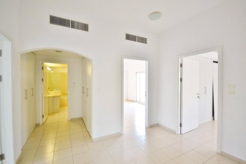Vila v Meadows, Dubai, SAE 3 ložnice, 311 m² Č.: 625548 - fotografie 9