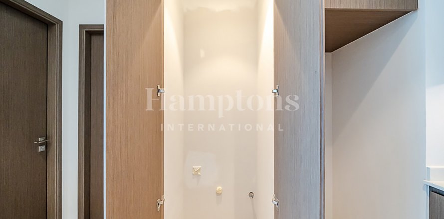 Apartment in Palm Jumeirah, Dubai, UAE 1 bedroom, 71.0996 sq.m. № 589930