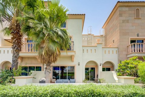 Townhouse sa Jumeirah Golf Estates, Dubai, UAE 3 silid-tulugan, 265 sq.m. № 625258 - larawan 2