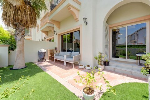 Townhouse sa Jumeirah Golf Estates, Dubai, UAE 3 silid-tulugan, 265 sq.m. № 625258 - larawan 3