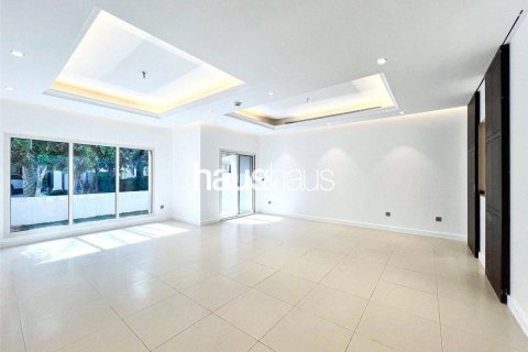 Kamienica na sprzedaż w Jumeirah Golf Estates, Dubai, ZEA 3 sypialnie, 265 mkw., nr 625261 - zdjęcie 2