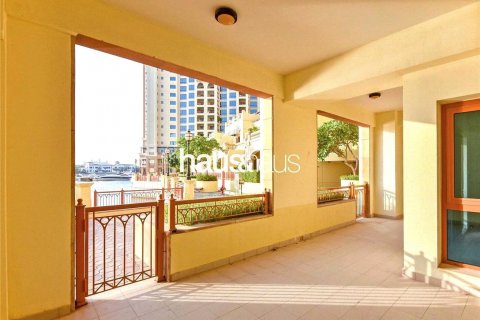 Apartment in Palm Jumeirah, Dubai, UAE 3 bedrooms, 256 sq.m. № 625972 - photo 16