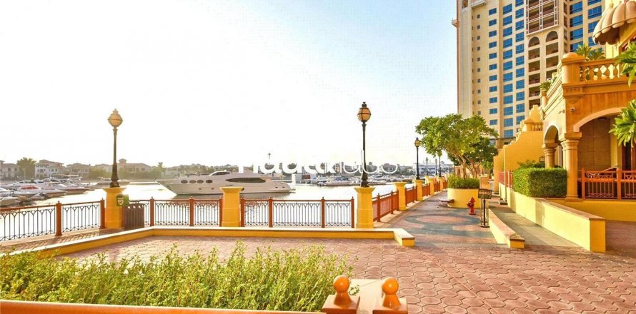 Apartment in Palm Jumeirah, Dubai, UAE 3 bedrooms, 256 sq.m. № 625972