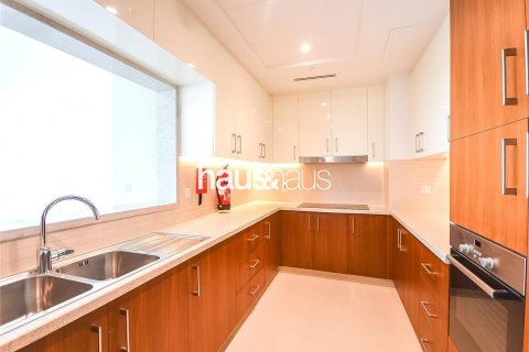 Apartment in The Hills, Dubai, UAE 3 bedrooms, 199 sq.m. № 625971 - photo 9