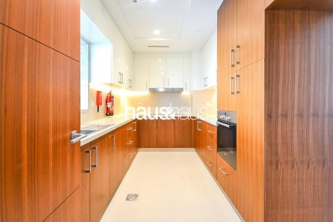 Apartment in The Hills, Dubai, UAE 3 bedrooms, 199 sq.m. № 625971 - photo 7