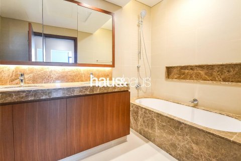 Apartment in The Hills, Dubai, UAE 3 bedrooms, 199 sq.m. № 625971 - photo 16