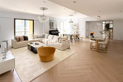 Apartment in Jumeirah Beach Residence, Dubai, UAE 4 bedrooms, 251 sq.m. № 625609 - photo 1