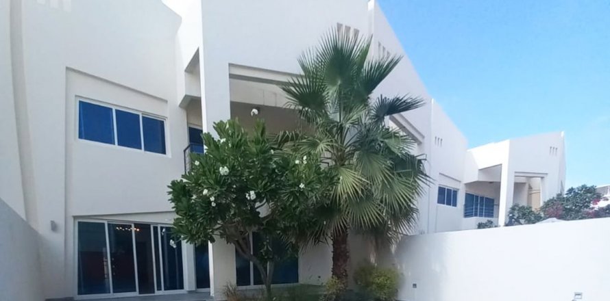 Εμπορικό ακίνητο σε Khalifa City, Abu Dhabi, ΗΑΕ 4 υπνοδωμάτια, 2090 τ.μ. Αρ. 594435