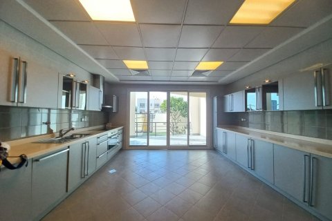 Εμπορικό ακίνητο σε Khalifa City, Abu Dhabi, ΗΑΕ 4 υπνοδωμάτια, 2090 τ.μ. Αρ. 594435 - φωτογραφία 7