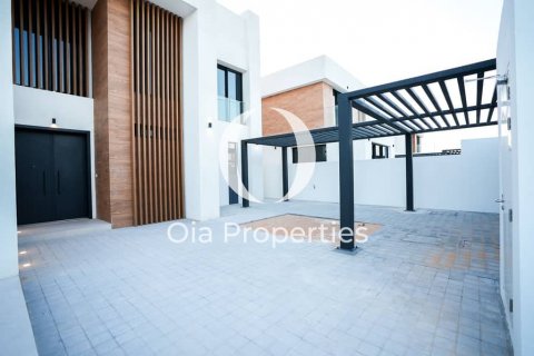 Villa on the Saadiyat Island, Abu Dhabi, UAE 5 bedrooms, 636 sq.m. № 608656 - photo 3