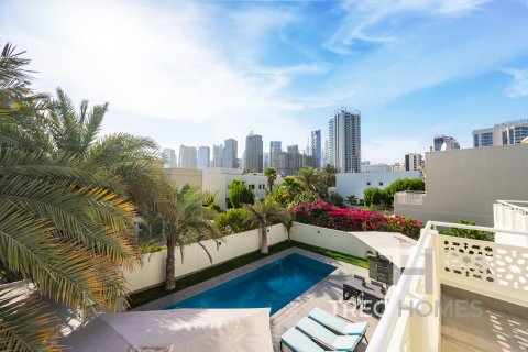 Villa in Meadows, Dubai, UAE 4 bedrooms, 368 sq.m. № 597560 - photo 22