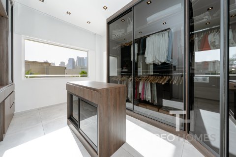 Villa in Meadows, Dubai, UAE 4 bedrooms, 368 sq.m. № 597560 - photo 18