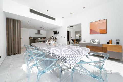 Villa in Meadows, Dubai, UAE 4 bedrooms, 368 sq.m. № 597560 - photo 13