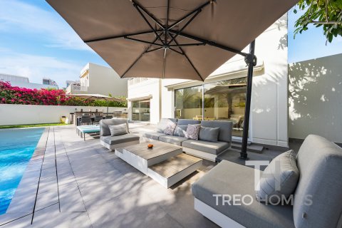 Villa in Meadows, Dubai, UAE 4 bedrooms, 368 sq.m. № 597560 - photo 2
