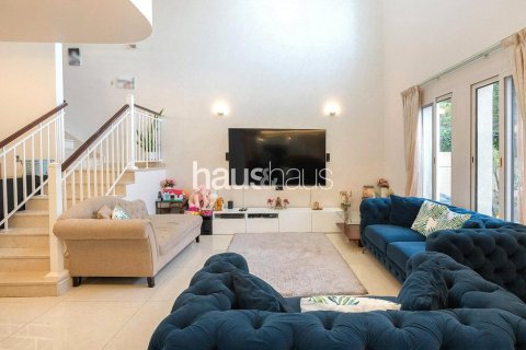 Müüa villa asukohaga The Lakes, Dubai, AÜE: 3 magamistoaga, 268 m² Nr 626110 - pilt 1
