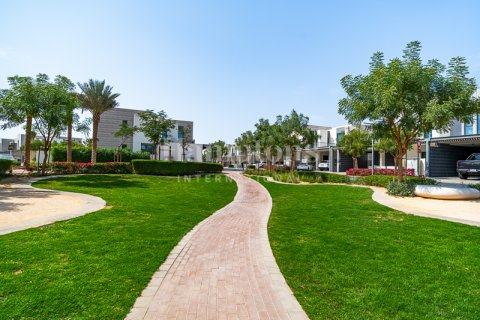 Řadový dům v Arabian Ranches 3, Dubai, SAE 3 ložnice, 180.46965168 m² Č.: 599763 - fotografie 16