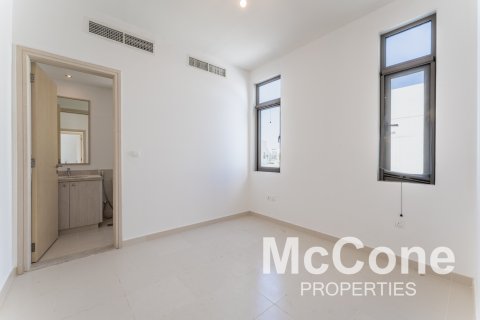 Villa in Reem, Dubai, UAE 4 bedrooms, 332.22 sq.m. № 586965 - photo 13