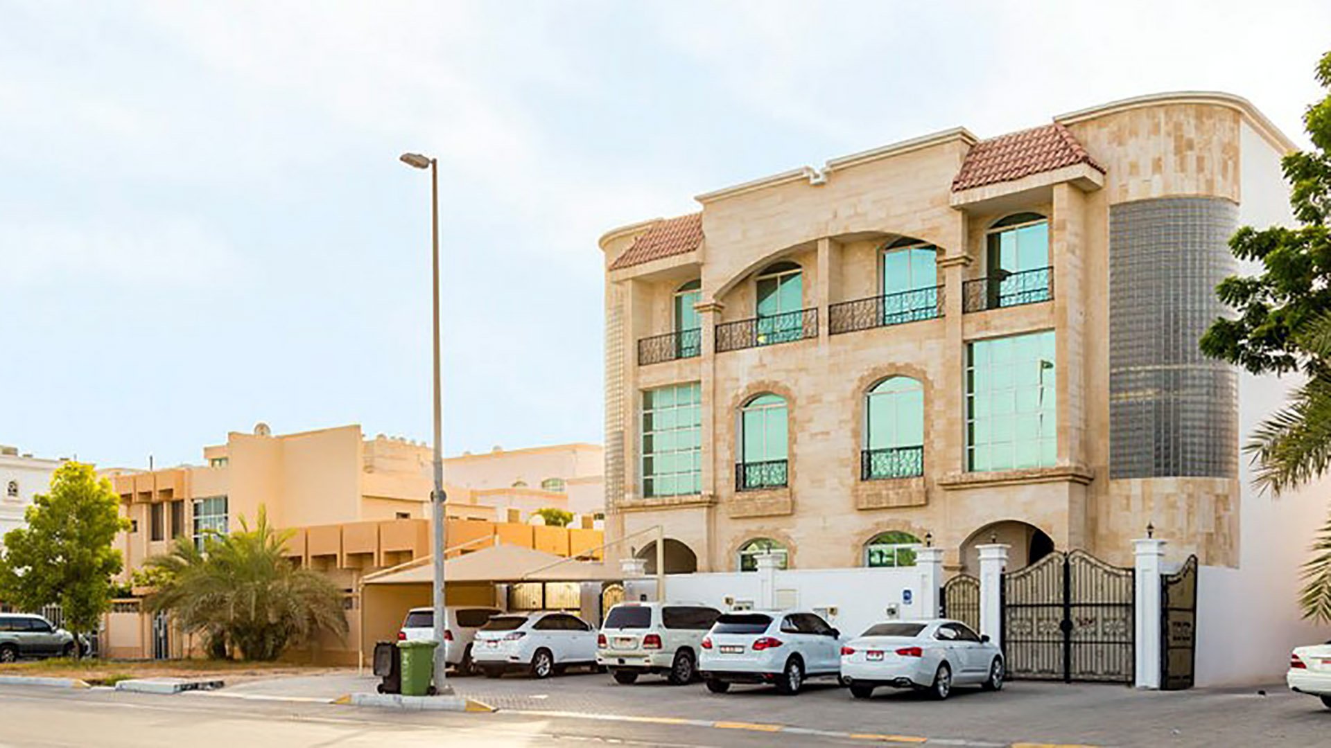 Al Mushrif lifestyle, property, infrastructure & attractions