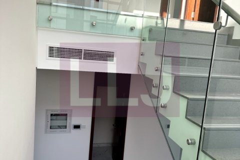 Vila di Abu Dhabi, UAE 4 bilik tidur, 350 meter persegi № 569926 - foto 12