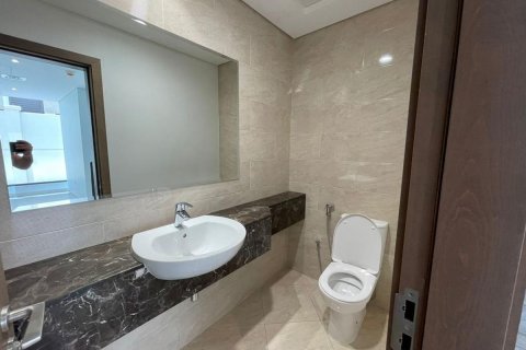 Commercial property in Al Salam Street, Abu Dhabi, UAE 5 bedrooms, 289 sq.m. № 594864 - photo 12