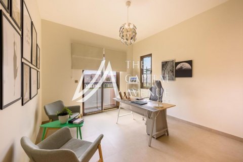 Townhouse in Khalifa City, Abu Dhabi, UAE 3 bedrooms, 172 sq.m. № 605090 - photo 10