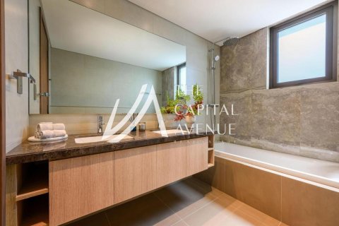 Townhouse in Khalifa City, Abu Dhabi, UAE 3 bedrooms, 172 sq.m. № 605090 - photo 11