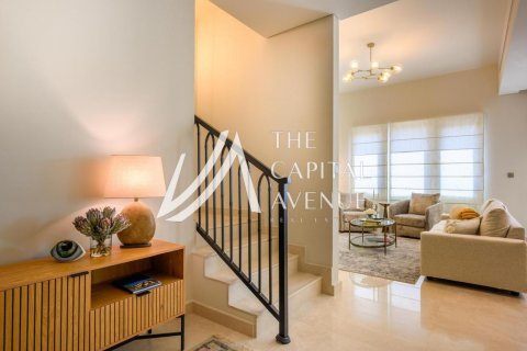 Townhouse in Khalifa City, Abu Dhabi, UAE 3 bedrooms, 172 sq.m. № 605090 - photo 3