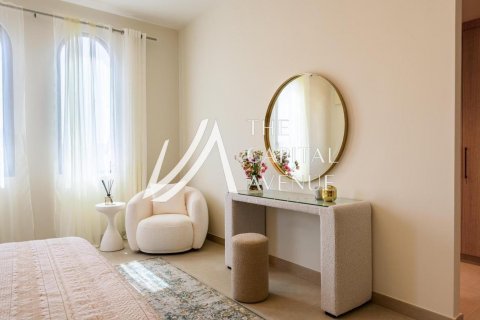 Townhouse in Khalifa City, Abu Dhabi, UAE 3 bedrooms, 172 sq.m. № 605090 - photo 8