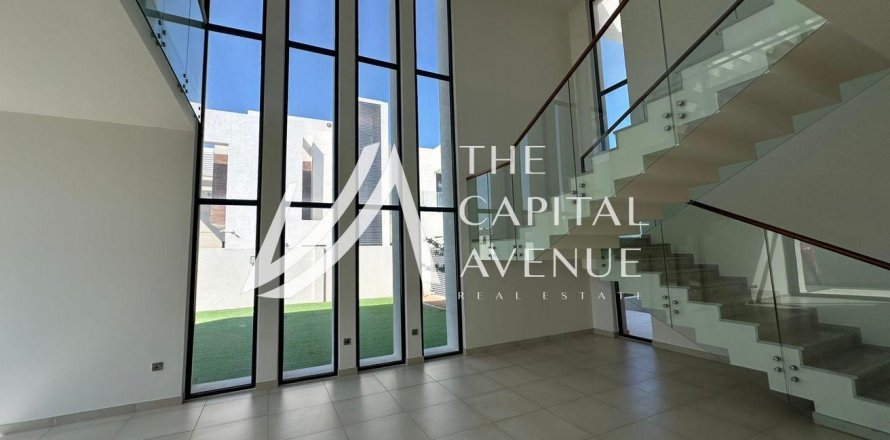 Villa on the Yas Island, Abu Dhabi, UAE 4 bedrooms, 610 sq.m. № 605041