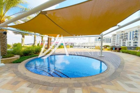 Apartment on the Yas Island, Abu Dhabi, UAE 2 bedrooms, 121 sq.m. № 605040 - photo 14