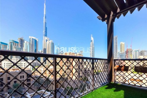 Apartment in Old Town, Dubai, UAE 2 bedrooms, 128 sq.m. № 626196 - photo 1