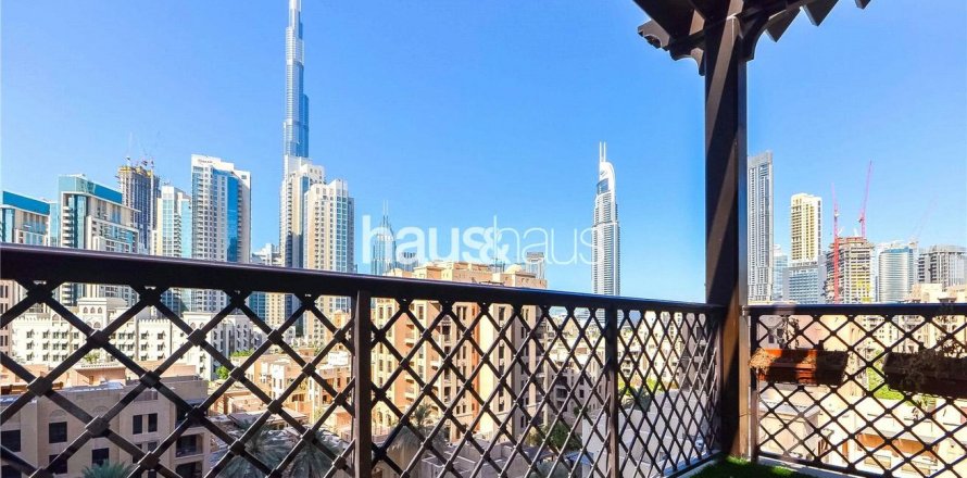 Apartment in Old Town, Dubai, UAE 2 bedrooms, 128 sq.m. № 626196