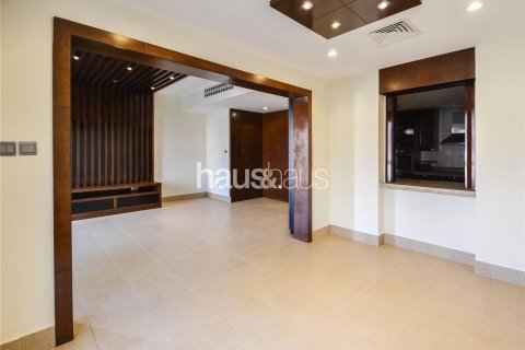 Apartment in Old Town, Dubai, UAE 2 bedrooms, 128 sq.m. № 626196 - photo 11