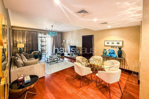 Apartment in Old Town, Dubai, UAE 3 bedrooms, 174 sq.m. № 626197 - photo 1