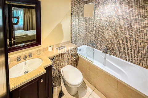 Apartment in Old Town, Dubai, UAE 3 bedrooms, 174 sq.m. № 626197 - photo 11