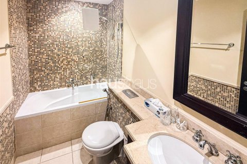 Apartment in Old Town, Dubai, UAE 3 bedrooms, 174 sq.m. № 626197 - photo 8