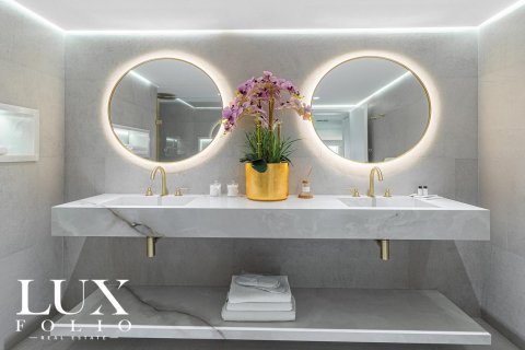 Jumeirah Beach Residence, Dubai, UAE의 임대용 아파트 침실 3개, 180제곱미터 번호 628075 - 사진 15