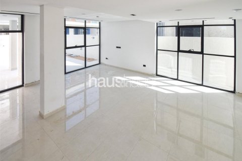 فيلا للبيع في Jumeirah Park، دبي، الإمارات العربية المتحدة 4 غرفة نوم ، 421 متر مربع ، رقم 625364 - صورة 2